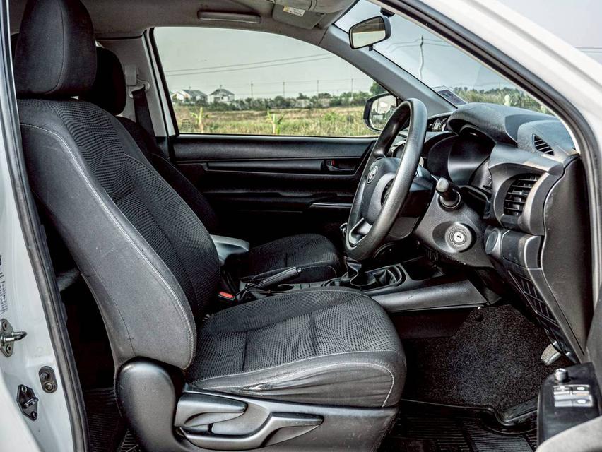 TOYOTA Hilux Revo SmartCab 2.4 Z edition ปี 2022 สีขาว 14