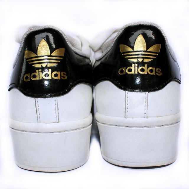 Adidas รองเท้าผ้าใบมือสอง Superstar สีขาว สภาพงามๆ จัดส่งฟรี!!! เก็บปลายทาง 8