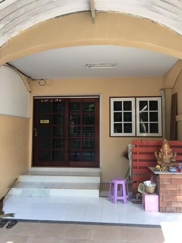 ให้เช่าทาวโฮม 3 ชั้น 4ห้องนอน 5ห้องน้ำ ลาดพร้าวซอย 29 เขตจตุจักร ใกล้สถานีรถไฟฟ้าMRTสถานีลาดพร้าว 3