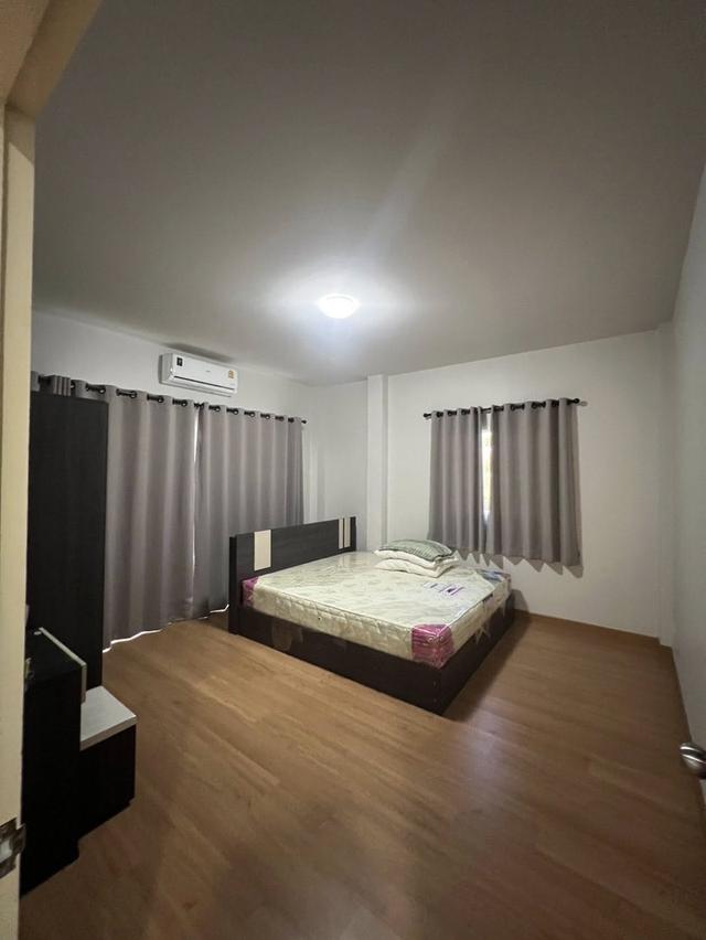 🏡✨ ให้เช่าบ้านเดี่ยวสองชั้น บ้านนอกโครงการ ทำเลใกล้เมือง ตั้งอยู่ในชุมชนคุณภาพ 🌿 ซอยเงียบสงบ เป็นส่วนตัว เหมาะสำหรับอยู่อาศัย 🏠💙 9