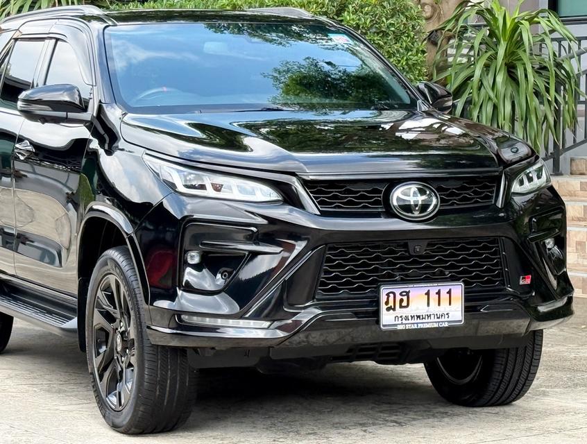 2023 TOYOTA FORTUNER 2.8 GR SPORT 4WD รถมือเดียวออกป้ายแดง รถวิ่งน้อย ประวัติศูนย์ครบ รถไม่เคยมีอุบัติเหตุครับ รูปที่ 8