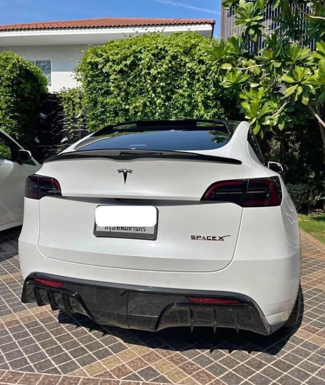 Tesla Model Y สวยมาก 2