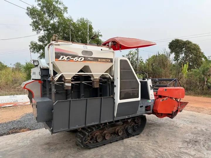 พร้อมขายเกี่ยวข้าว KUBOTA  4