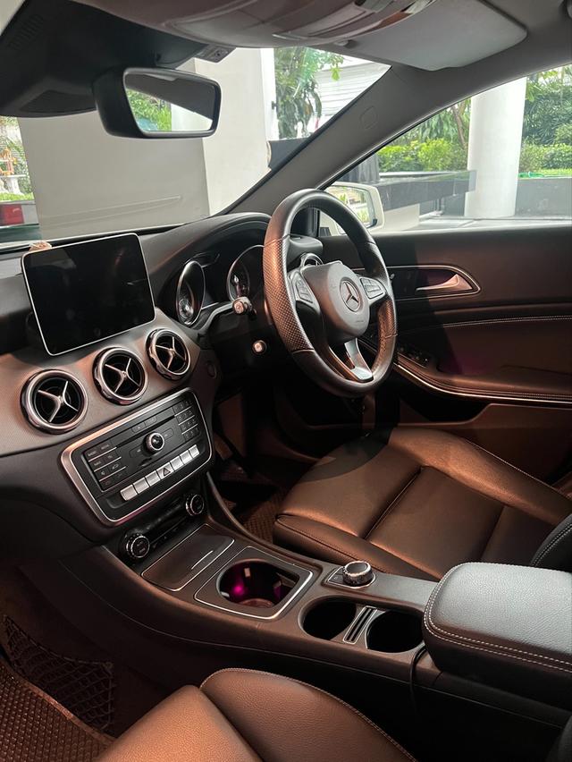 Mercedes Benz GLA 200 1.6 รุ่นปี2018  5