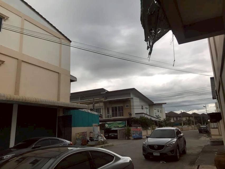 อาคารพาณิชย์ อำเภอบ้านบึง 5