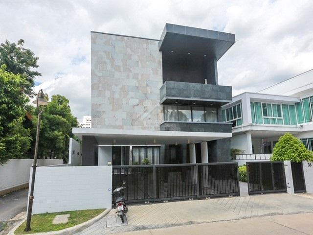 ขายบ้านเดี่ยว 3 ชั้น Pool Villa สร้างใหม่ สไตล์โมเดิร์น 136 ตรว. หมู่บ้านสารินปาร์ค ซอยรัชดา 66 ใกล้สี่แยกวงศ์สว่าง พร้อมลิฟท์ ใกล้บิ๊กซีวงศ์สว่าง  1