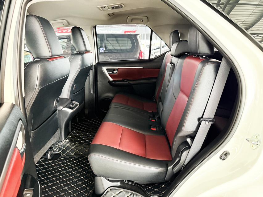 Toyota Fortuner 2.8 TRD Sportivo (ปี 2019) SUV AT - 4WD 14