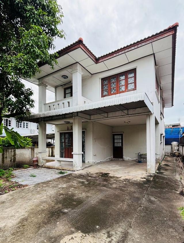 ขายบ้านเดี่ยว 2 ชั้น 48 ตร.วา หมู่บ้านเพ็ญพร ถ.พุทธบูชา บางมด ทุ่งครุ ใกล้ทางด่วน - รถไฟฟ้าสายสีม่วง 1
