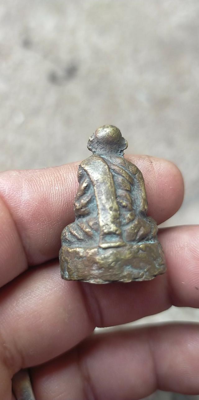 พ่อท่านคล้ายอุขวางออกวัดกรูดสุราษฏร์ธานี์ 2