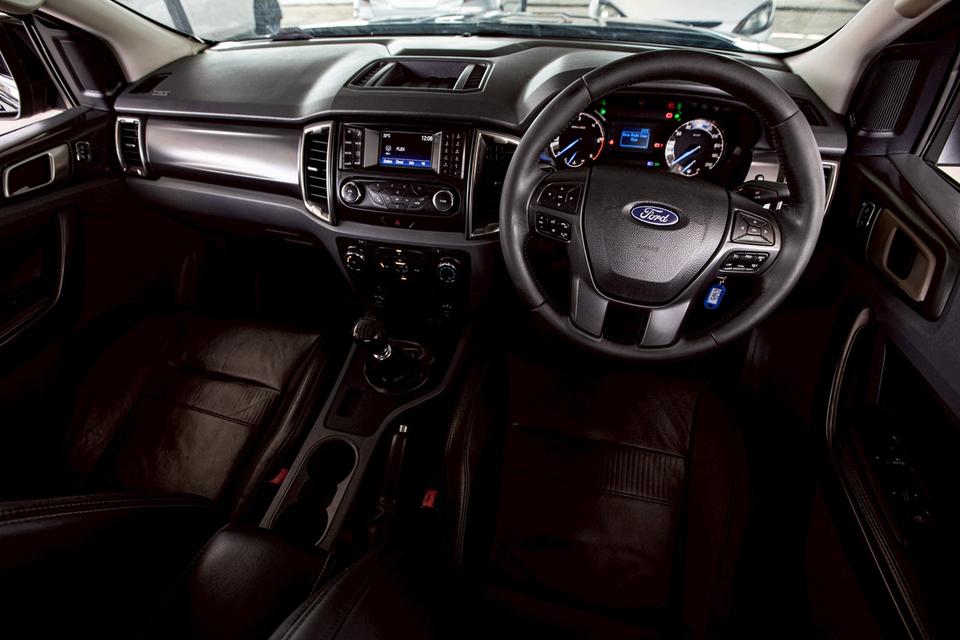 Ford Ranger Hi-lander 2.2XLT 4 ประตู เกียร์ธรรมดา ปี 2017 สีดำ มือเดียวป้ายแดง 16