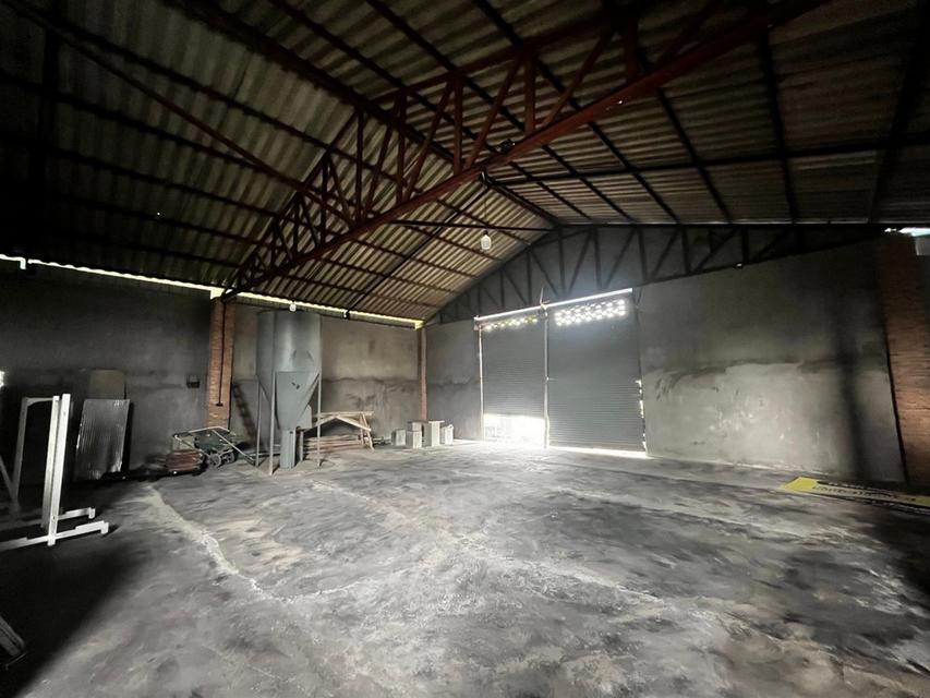 ขาย/เช่า อาคารพาณิชย์ 3 คูหา 2 ชั้น พร้อมโกดังเก็บสินค้า ตำบลห้วยสัก เมืองเชียงราย ระบบน้ำ-ไฟฟ้าพร้อมอยู่ได้ทันที 7