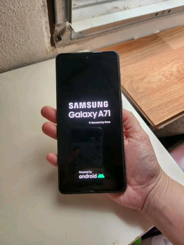 ขายโทรศัพท์ Samsung Galaxy A71 2