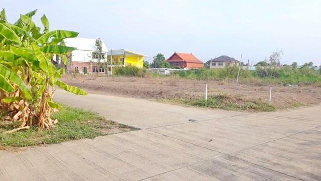 5 จอดรถ ให้เช่าบ้านเดี่ยว กว้าง ใหญ่ 152ตร.วา. ตลาดนัดสามโคก 900ม. แม็คโคร ปทุมธานี 2.53 กม. 602 ตร.ม. 3นอน รร.วิภารัตน์ 6