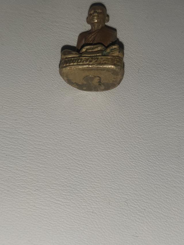 รูปหล่อหลวงพ่อสังวาลย์วัดเย้ยปราสาทบุรีรัมย์