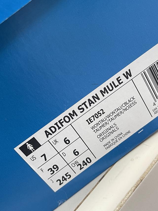 ขาย Adidas รองเท้า Adifom Stan Smith Mule ของแท้กดจากเว็บ Adidas สีหายาก ใส่แค่ 2-3 ครั้ง ใหม่มาก!