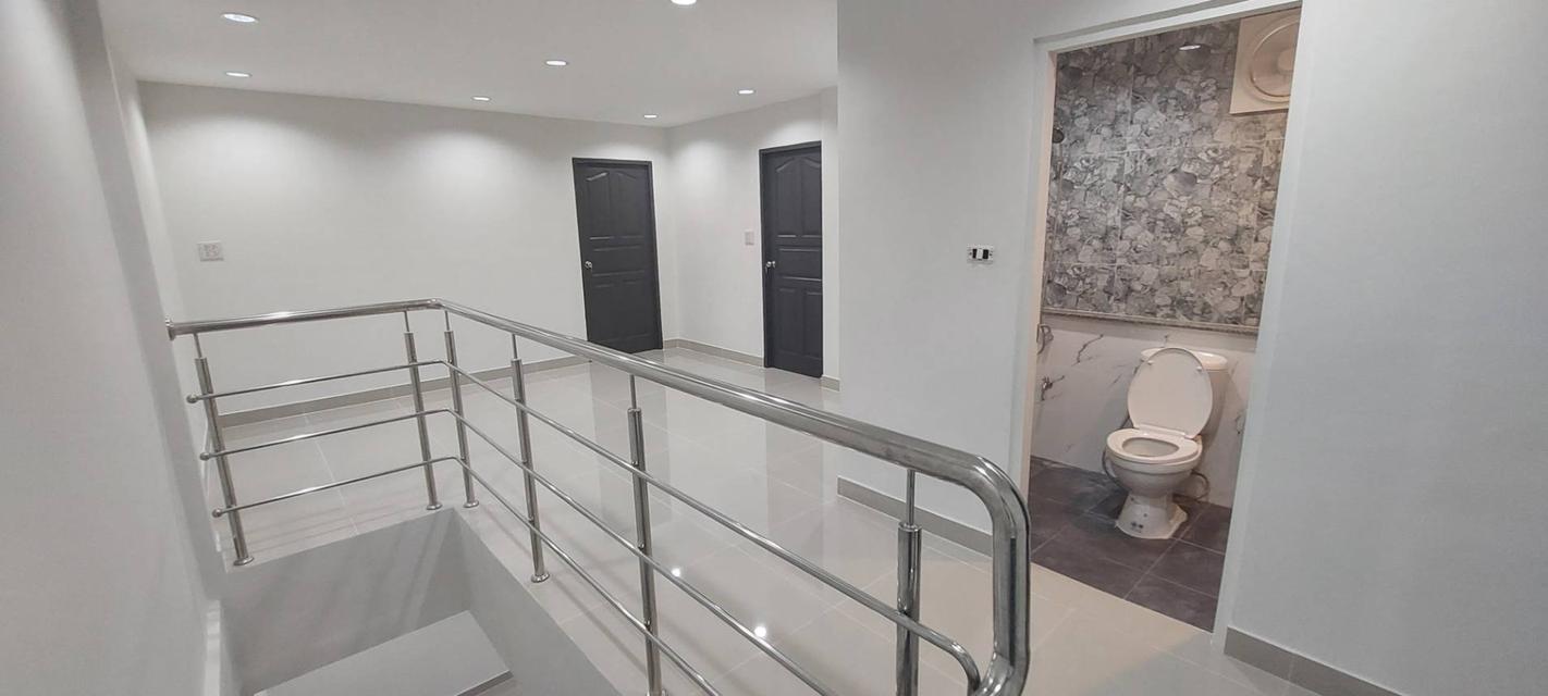 ทาวน์โฮมหลังใหญ่เกินคาด! โครงการพงษ์ศิริชัย 2-อ้อมน้อย สาย 4 เพชรเกษม 3