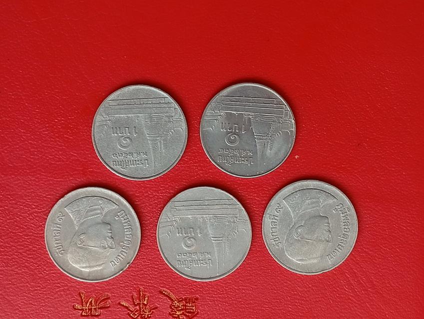เหรียญ 1 บาทรัชกาลที่ 9 พระเศียรเล็กชุด 5 เหรียญ พ.ศ 2532-2536เชิญชวนทุกท่านรับสมัครรับชุดนี้ไปกันในราคาซื้อหากันในราคา 37000 ฿ ได้เลยนะครับสนใจโทรเบอ 2