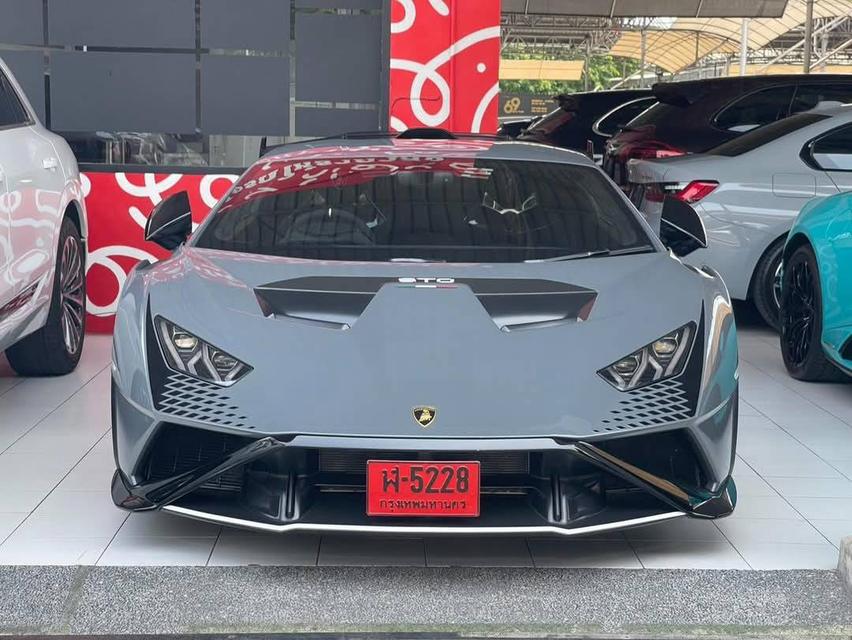 huracan STO V10  1