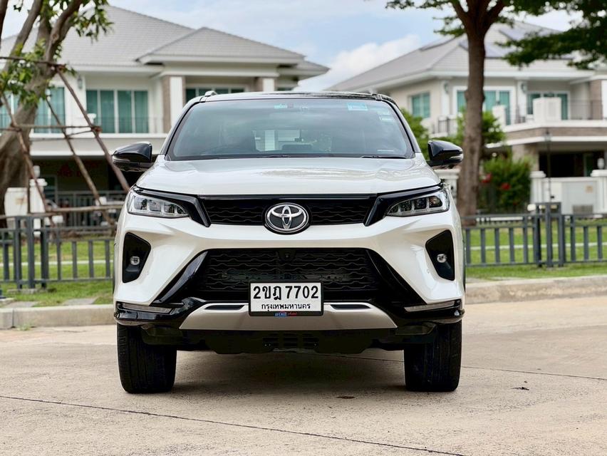 Toyota Fortuner Legender 2.4 ดีเซล รุ่นทอป ปี 2021 หลังคาดำ ออฟชั่นเต็ม ใช้งาน 3 หมื่นโล เจ้าของเดียว รูปย่อยที่ 2