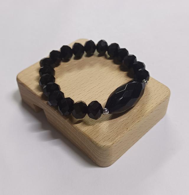 สร้อยข้อมือนิลดำ Black Spinel 2