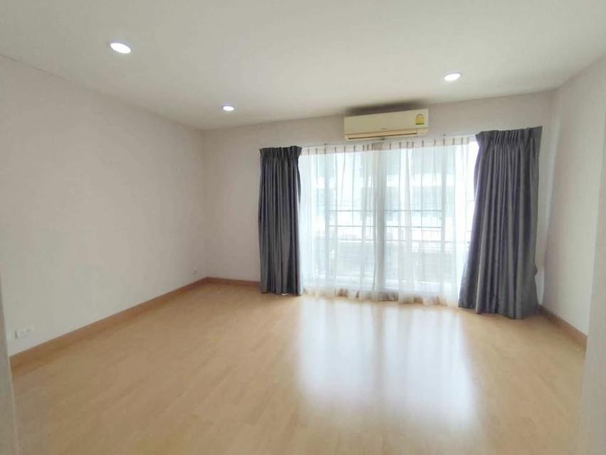 บ้าน กลางเมือง ลาดพร้าว 87 เช่า ทาวน์โฮม 3 ชั้น 4ห้องนอน 2