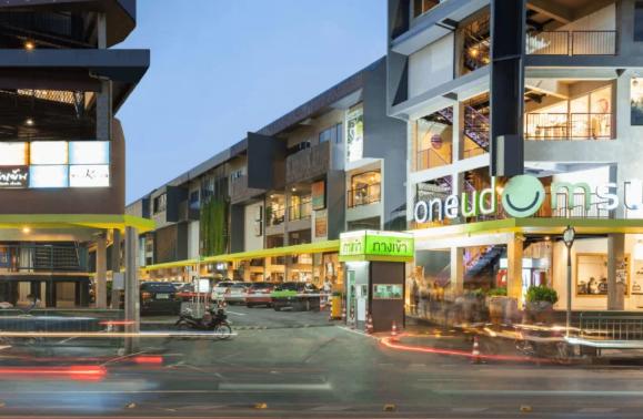 ขายบ้านราคาดี 2 หลัง 2 ชั้น ที่ดิน 108 ตร.ว. ย่านพระโขนง ใกล้ BTS อุดมสุข 3