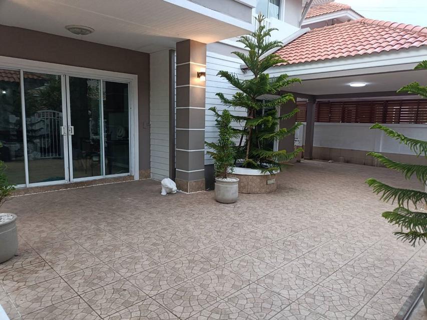 ขายด่วน บ้านใหญ่ แถมบ้านหลังเล็ก ใจกลางลาดพร้าว 64 บรรยากาศเหมือนรีสอร์ท รถไฟฟ้าสีเหลือง หน้าปากซอย 5