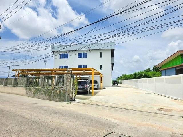 ขายโกดังและสำนักงาน บึงศรีราชาจังหวัดชลบุรี บนเนื้อที่ 2 ไร่ อาคารสำนักงาน 3 ชั้น โกดังพื้นที่ 1,614 ตรม