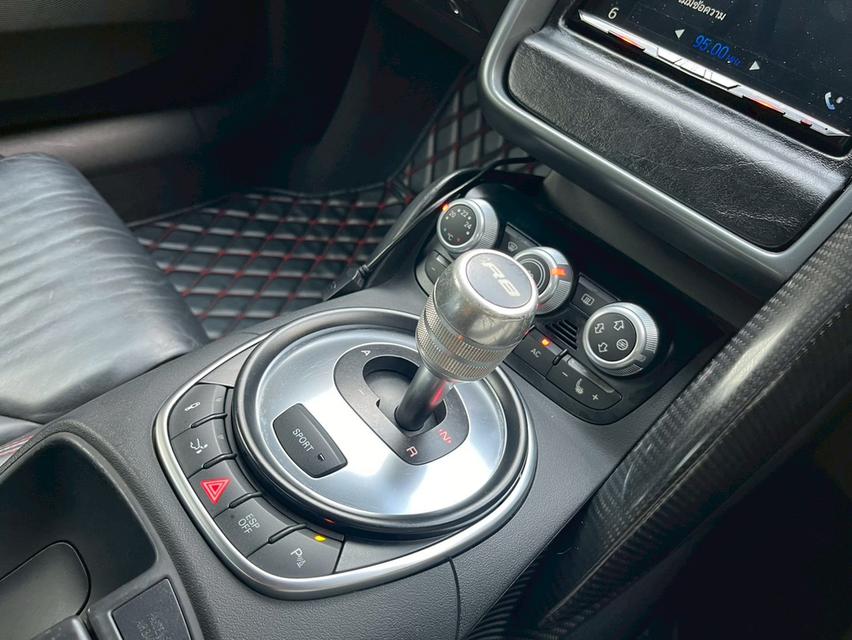 Audi R8 V8 FSI Coupe รถปี 2011 13