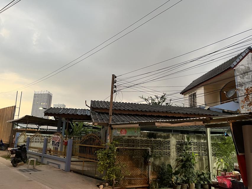 ขายบ้าน ชลบุรี ใกล้ทะเล ติดคอนโด 2