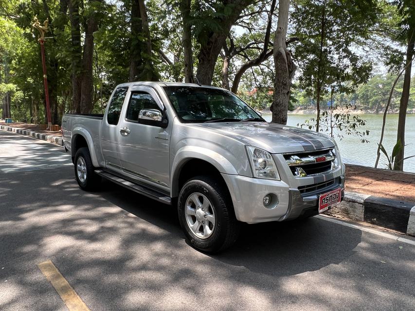 ISUZU D-Max 2.5 Hi-Lander Super Platinum 2011 1