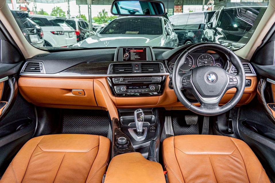รหัสรถ NP7681 BMW 320d ICONIC LCI 2017 11