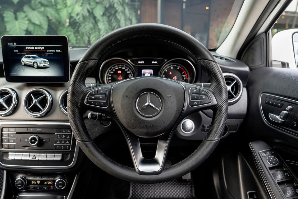 Mercedes-Benz GLA200 Urban Facelift ปี 2020 💵 16,xxx/เดือน เท่านั้น!! “𝐆𝐋𝐀𝟐𝟎𝟎” เข้าใหม่ สวยฉ่ำงานดีที่สุด!✨