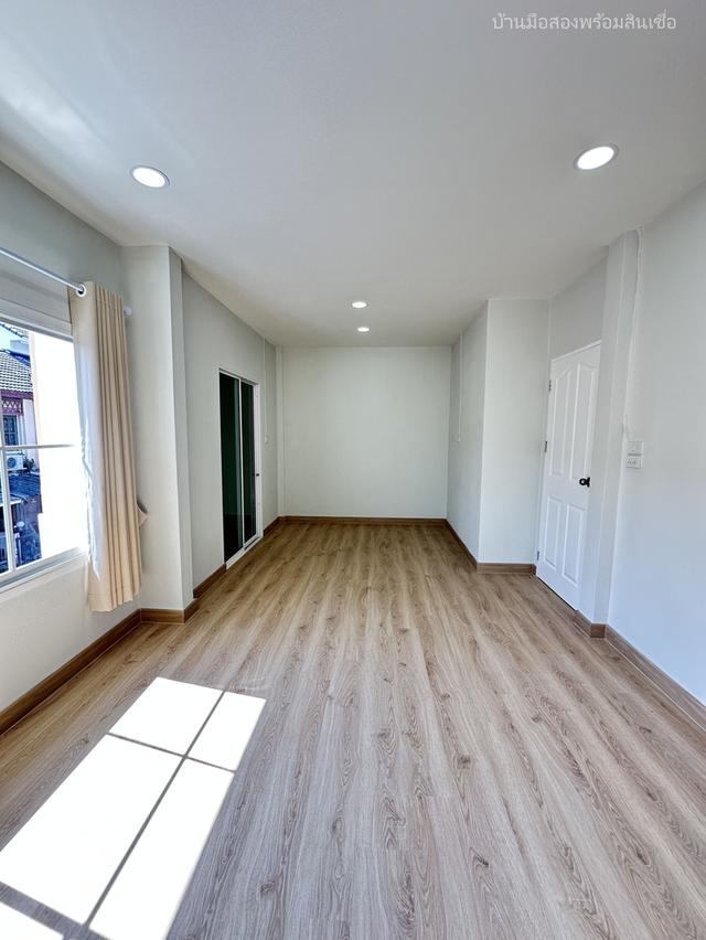 หมู่บ้านวรารักษ์ เลียบคลองสอง 27 17