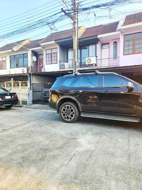 รัชดาภิเษก32 900ม. ลาดพร้าว35-41 Centralลาดพร้าว 2กม. เฟอร์ครบ 2แอร์ MRTภาวนา 1กม. MRTลาดพร้าว 1.3กม. ให้เช่าบ้านทาวน์เฮ 2