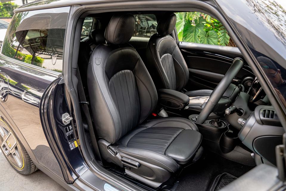 MINI Cooper SE Hatchback ปี 2022 🔋𝐌𝐈𝐍𝐈 𝐒𝐄 เท่ไม่ซ้ำใคร ไฟฟ้าล้วน ชาร์จด่วน 30 นาที! ⚡️ 5
