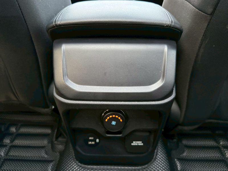 FORD EVEREST 2.0 THAITANIUM PLUS 2WD ปี22 15