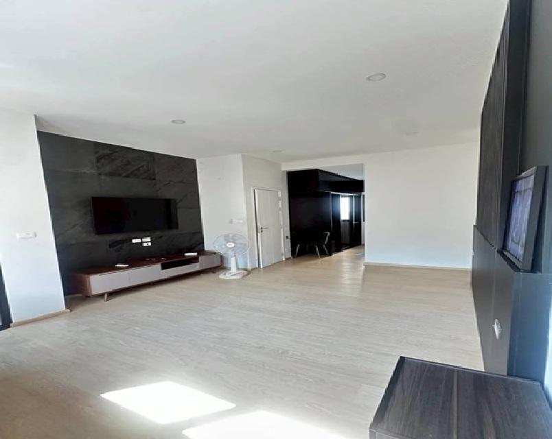 ให้เช่าทาวน์โฮม / โฮมออฟฟิศ 3 ชั้น โครงการ Plex อ่อนนุช-วงแหวน / เฟอร์นิเจอร์บางส่วน / แอร์ทั้งหลัง / อยู่อาศัย หรือ Home Office จดบริษัทได้ 2