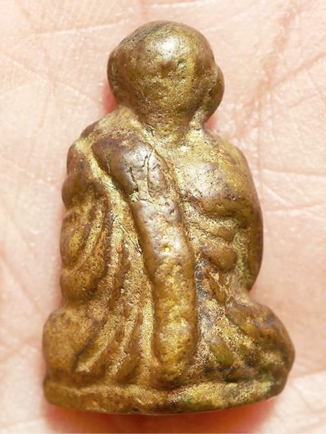 พระรูปหล่อรุ่นแรก หลวงพ่อยอด วัดหนองปลาหมอ จ.สระบุรี ปี 2487...เก่าๆ 8