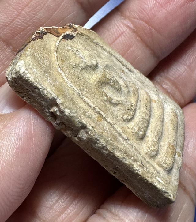 พระสมเด็จพิมพ์อกครุฑ เศียรบาตร บิ่นเดิม รูปที่ 3