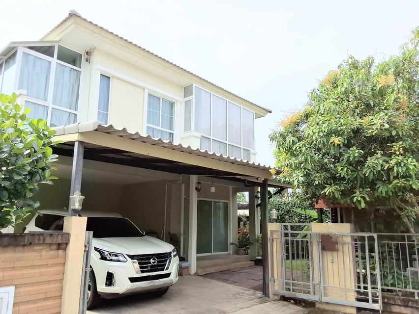 บ้านเดี่ยว 2ชั้น 3ห้องนอน 2ห้องน้ำ 1ห้องรับแขก 1ห้องครัว โรงจอดรถได้2คัน 1
