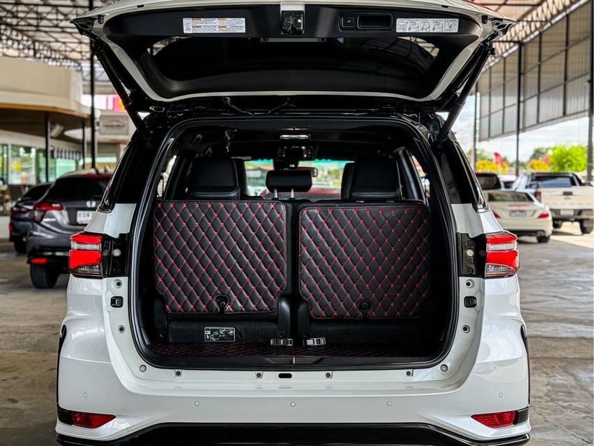 รหัสรถ WRT8262 🚗 ขาย Toyota Fortuner 2.4 Legender Black Top 2WD ปี 2022 14