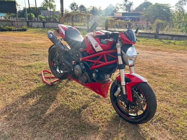 ขาย มอเตอร์ไซค์ Ducati Monster 796 2