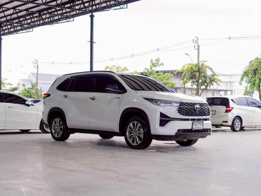 Toyota Innova Zenix 2.0 Hev Premium ปีจด 2024 6