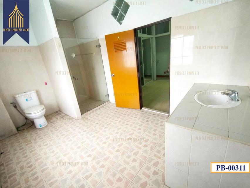 ขายอาคารพาณิชย์ 2 คูหา 3.5 ชั้น พื้นที่ใช้สอยเยอะ เหมาะสำหรับอยู่อาศัย โกดังเก็บของ ใกล้รถไฟฟ้า เดินทางสะดวก 18