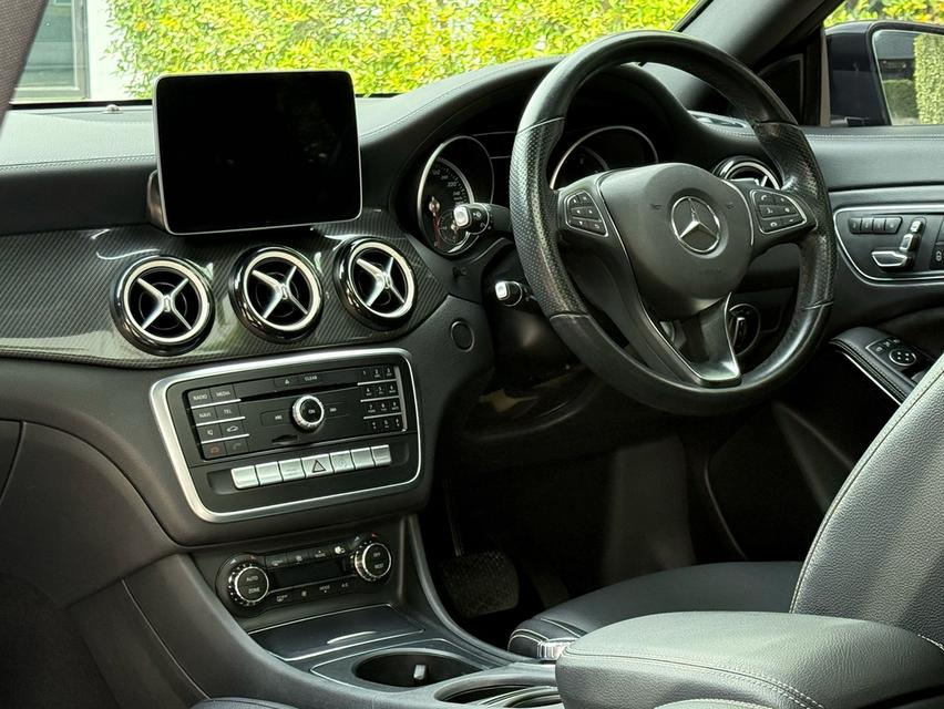 2019 BENZ CLA 250 AMG NIGHT EDITION รถมือเดียวออกป้ายแดง รถวิ่งน้อยเพียง 69,000 กม รถไม่เคยมีอุบัติเหตุครับ 12