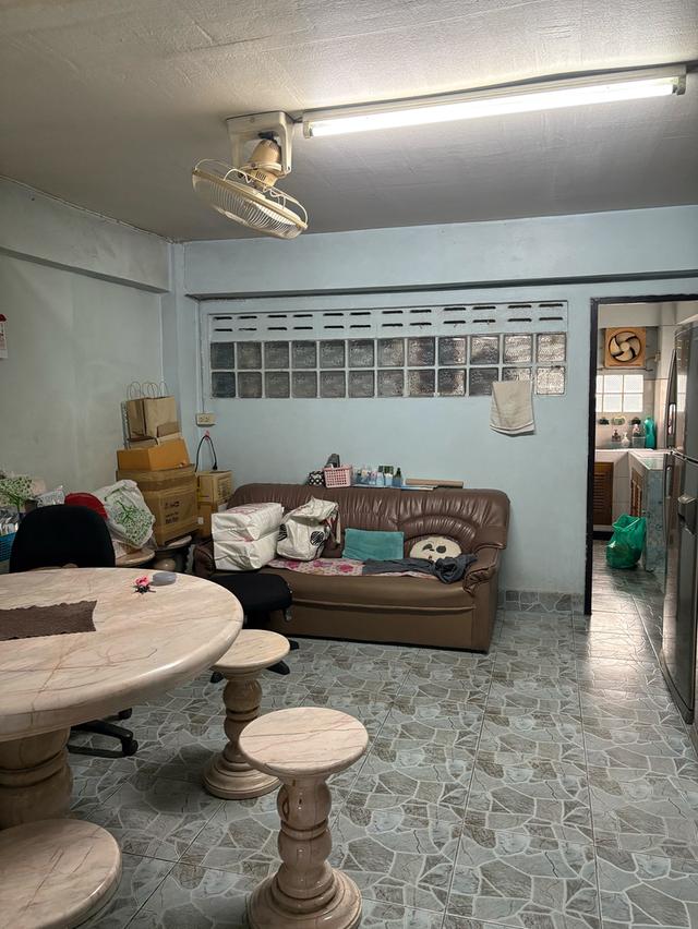 บ้านอาคารพาณิชย์ 4.5 ชั้น รวมดาดฟ้า 4