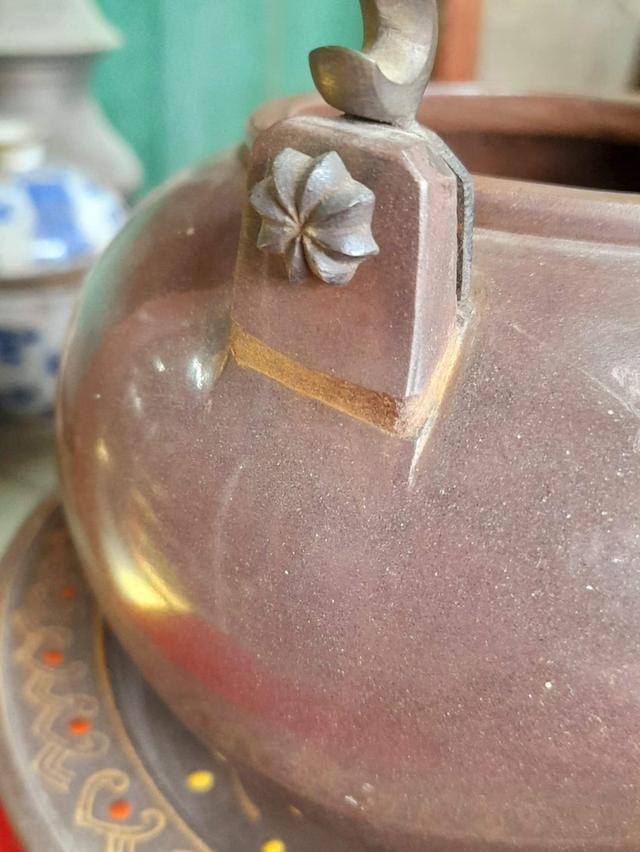 กาน้ำชาดินเผาโบราณ ปั้นชาอี๋ซิง ผิวขัดมัน สีดำ ใบใหญ่ ป้านชาอี๋ซิง ป้านชาเก่า