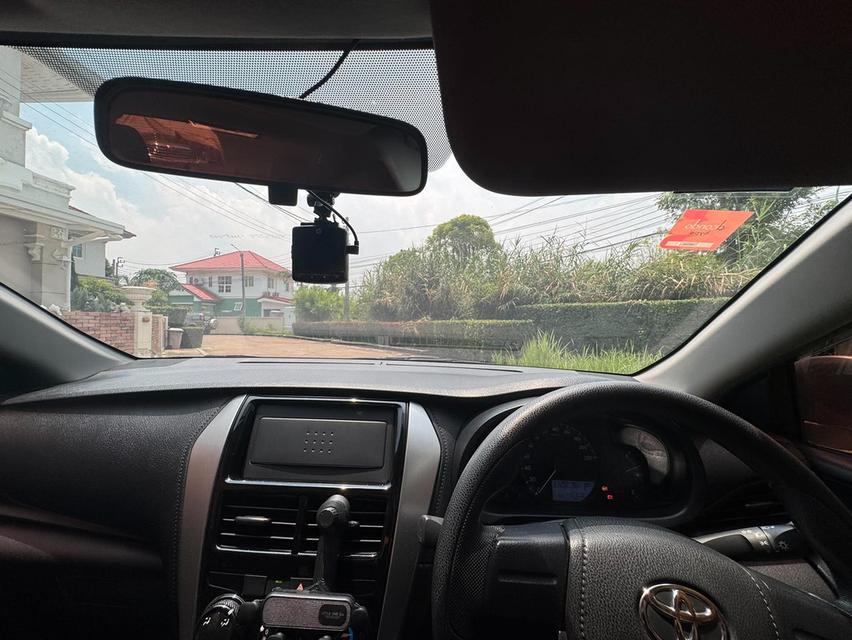 ขาย Toyota Yaris ATIV 1.2 AT สีขาว รถบ้านใช้งานเอง