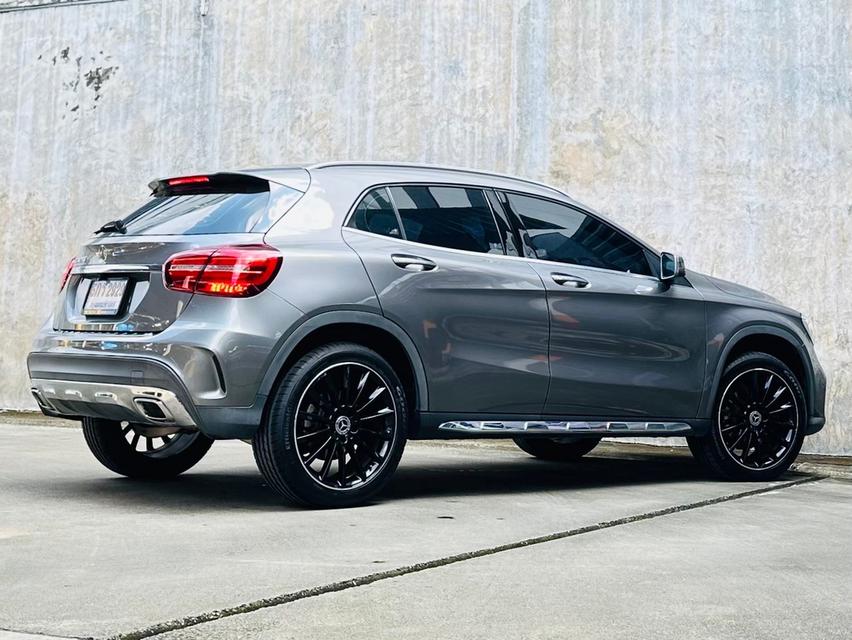 Mercedes-Benz GLA250 AMG Dynamic โฉม W156 5